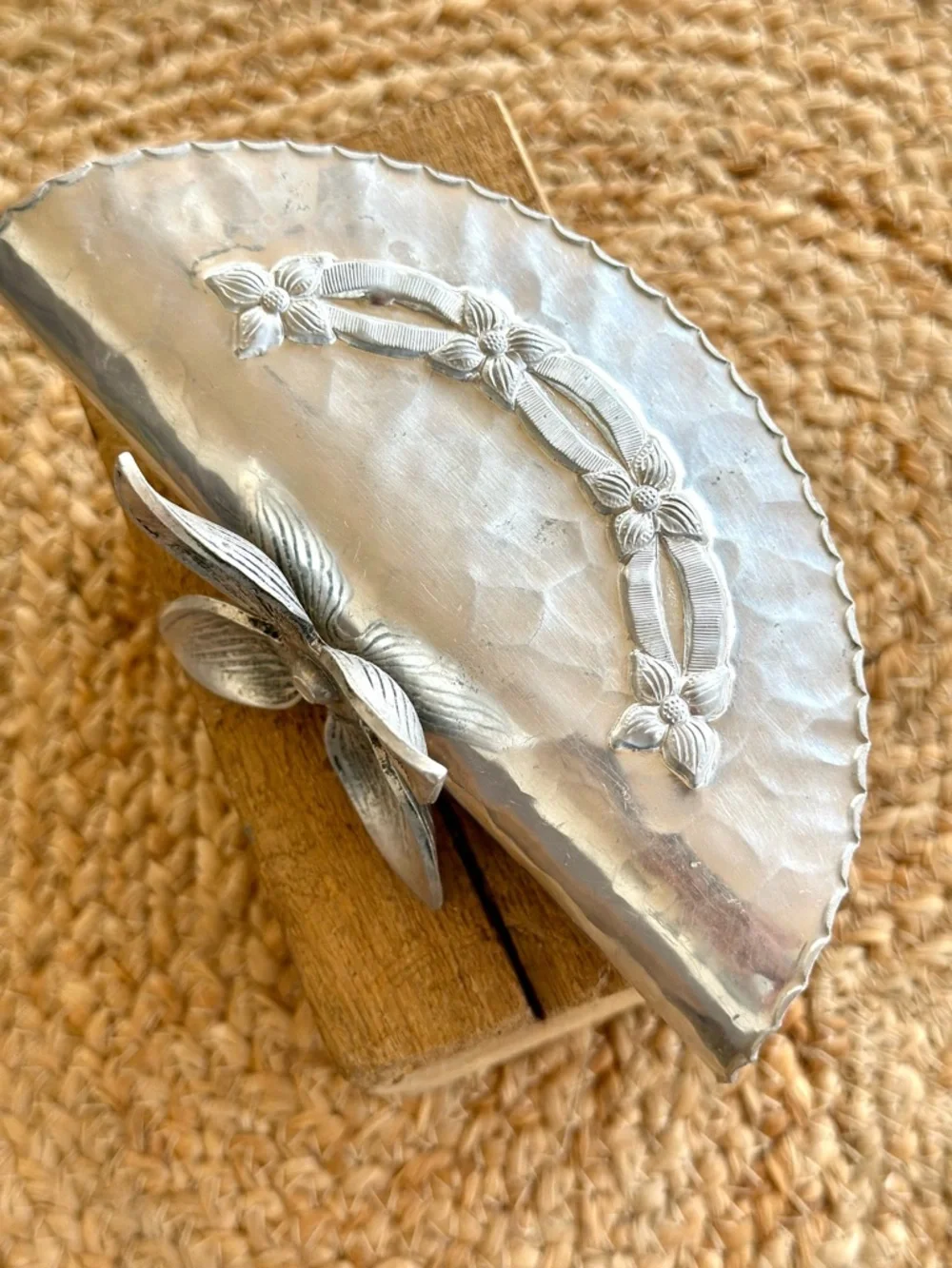 Hammered Aluminum Floral Napkin Holder with Petal Feet and Scalloped Edges